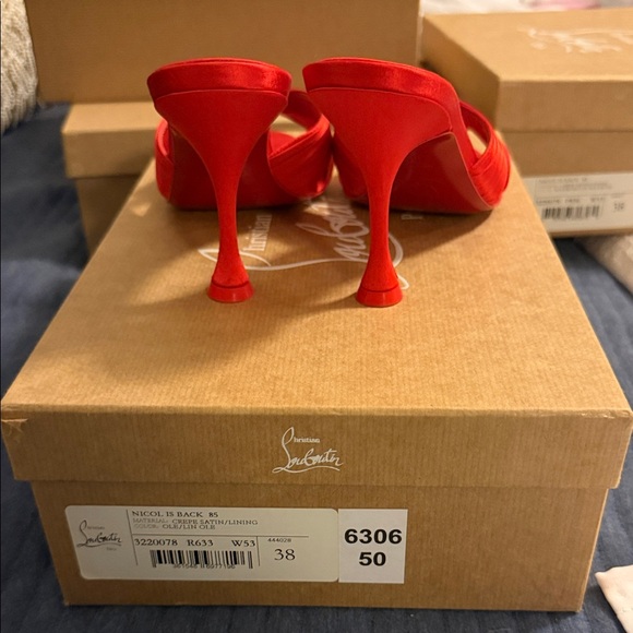 Christian Louboutin Bold Red Heels - Picture 3 of 6